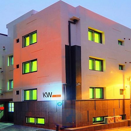 Hostel Kw Sinsa Seúl Exterior foto