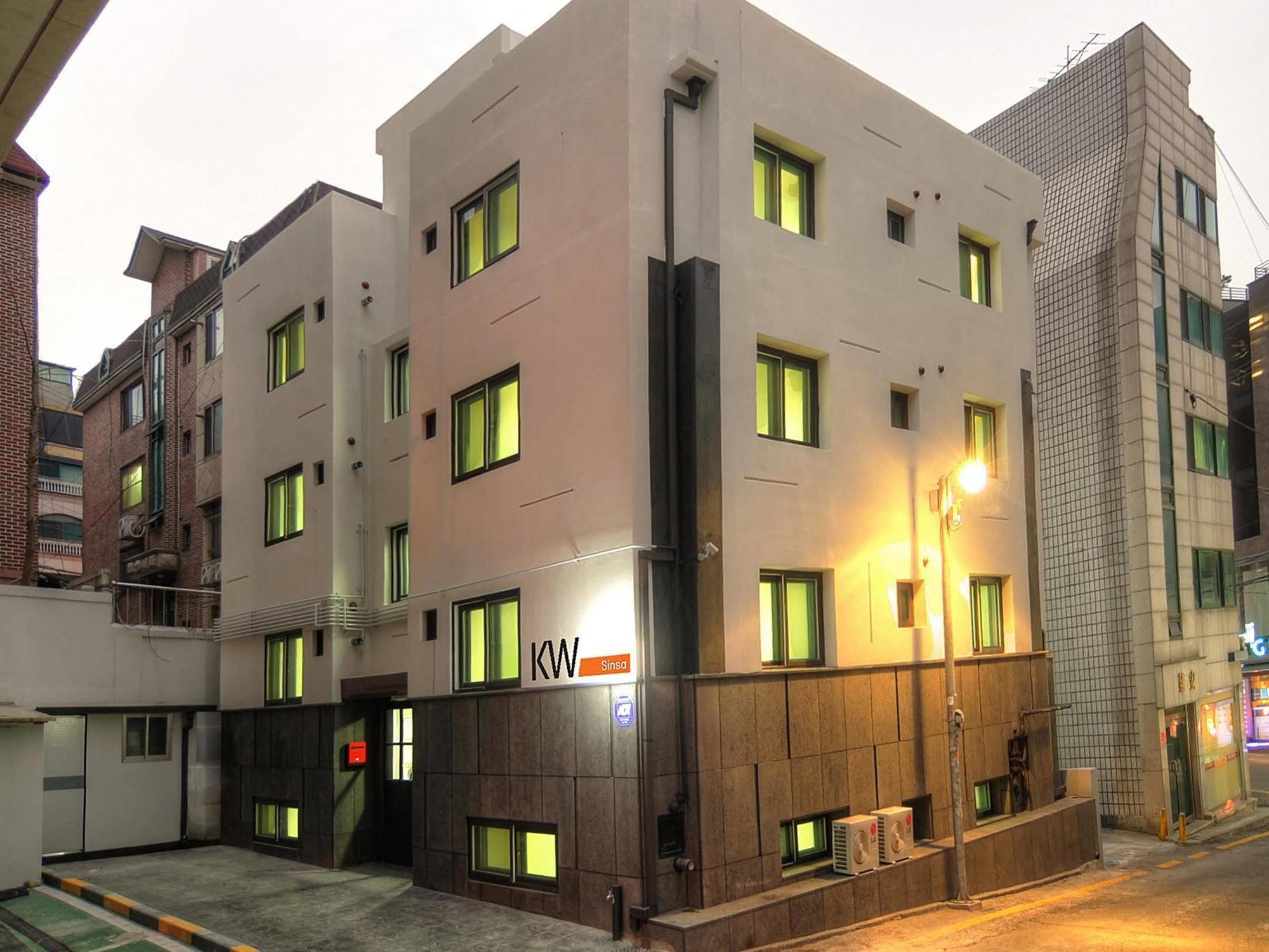 Hostel Kw Sinsa Seúl Exterior foto
